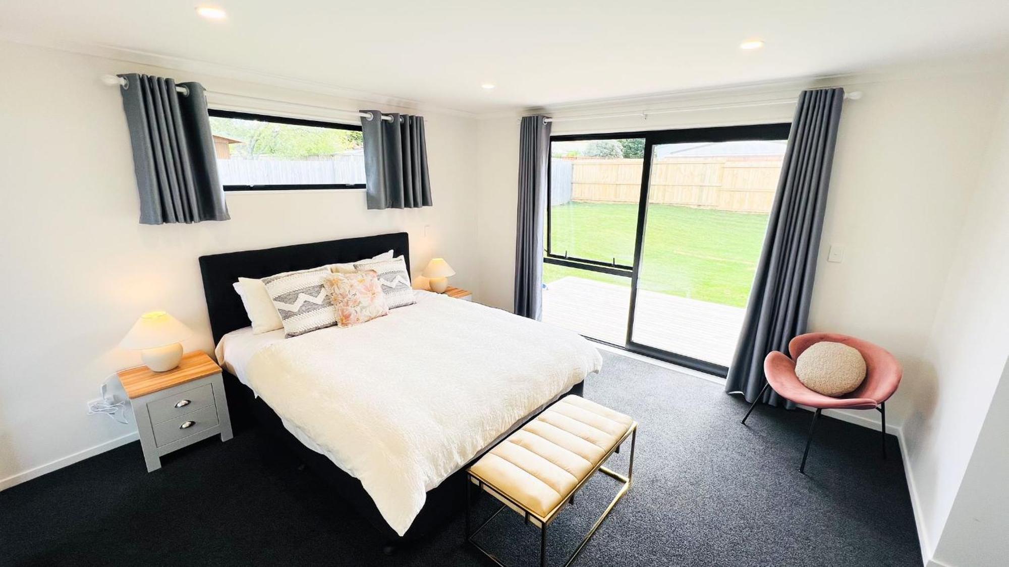 Brand New House With 5 Bedroom And 3 Full Bathroom Holiday home Rotorua
